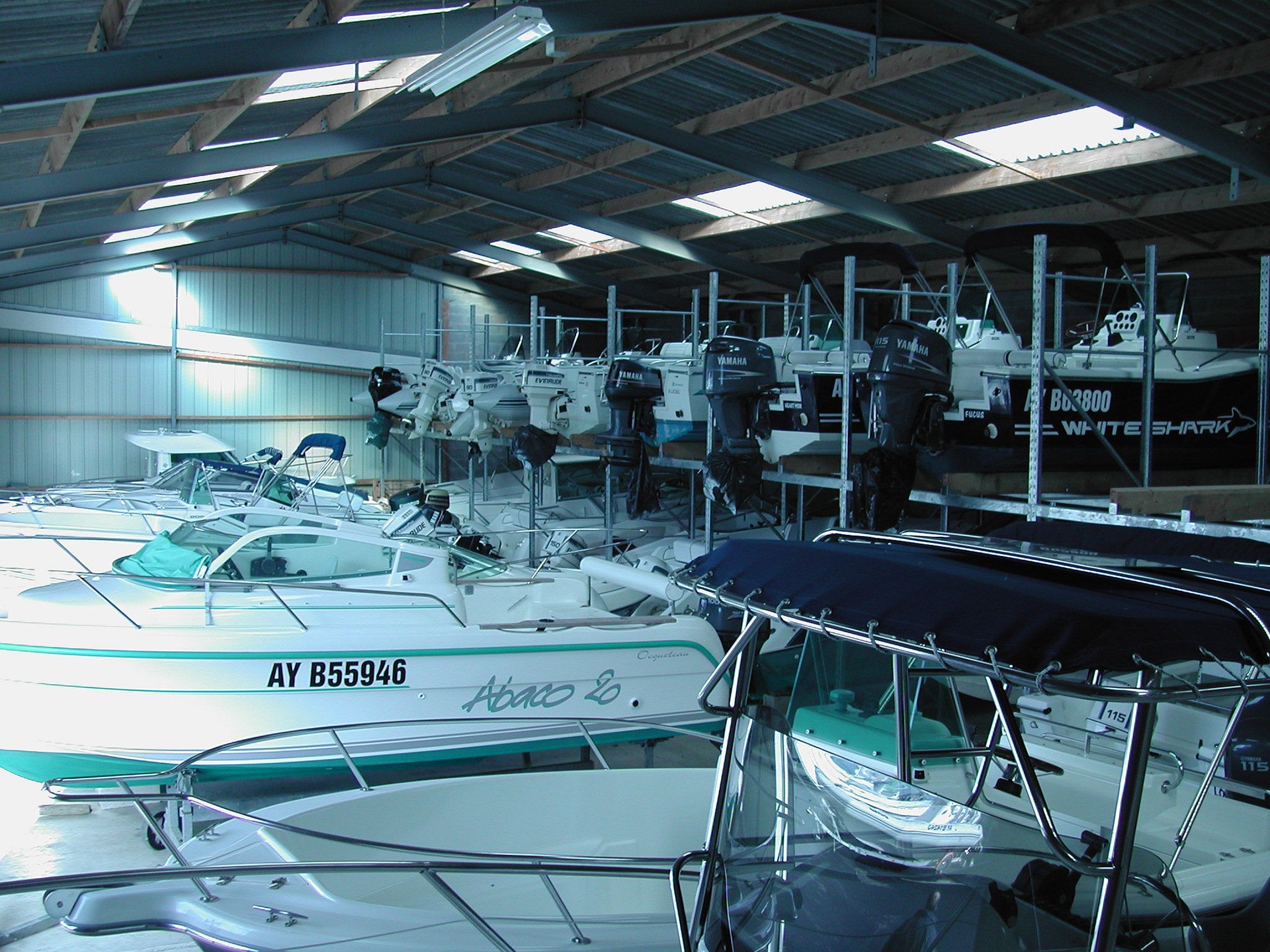 Stockage de bateaux en intérieur